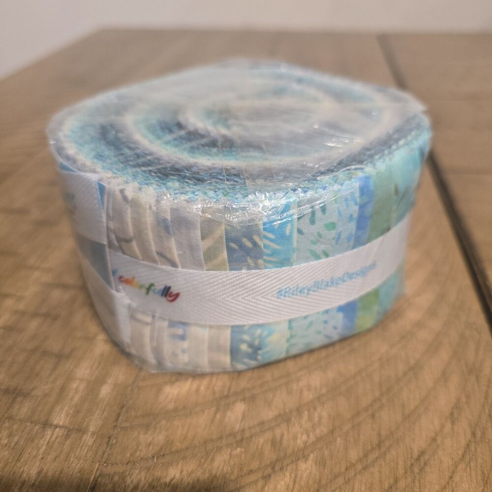Riley Blake Batiks Silver Shores 40 piece 2.5-inch Strips Jelly Roll RP-23553-40
